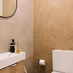 Dujal - 2 Bedrooms And Terrace In Lapa * Lisbona